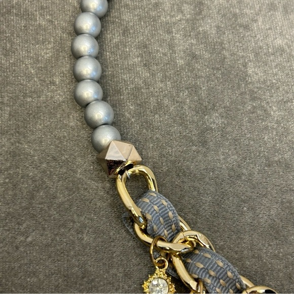 NUANCE gray faux pearl beaded flower leaf rhinestone believe chunky necklace - Picture 7 of 11